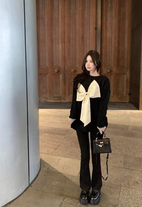 2023 autumn and winter college style net red fried street bow sweater pear-shaped figure wearing suit two-piece western style