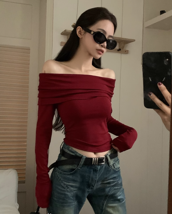 Retro one-shoulder long-sleeved sweater for women autumn 2023 new hot girl slim short bottoming shirt red top