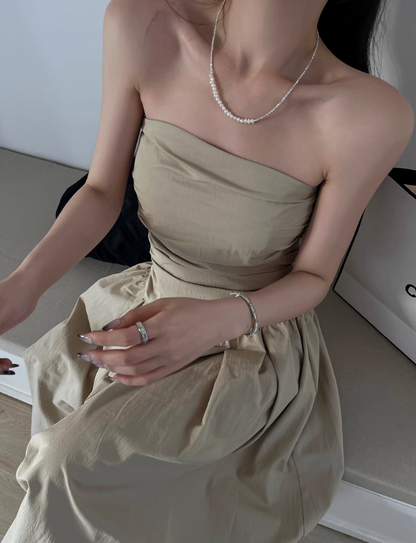 Fashionable design tube top temperament dress for women autumn 2023 new one-shoulder khaki waist long dress trendy