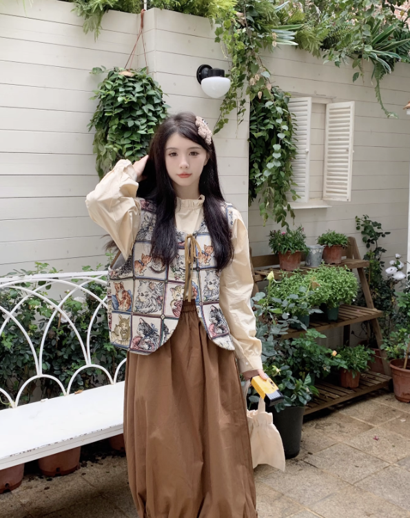 Japanese literary jacquard kitten vest for women spring 2023 new cute age-reducing loose vest jacket trendy