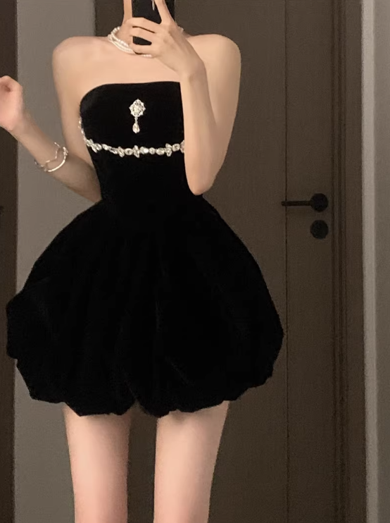 Luxury rhinestone black tube top dress for women summer 2023 new diamond chain waist dress dress bud short skirt